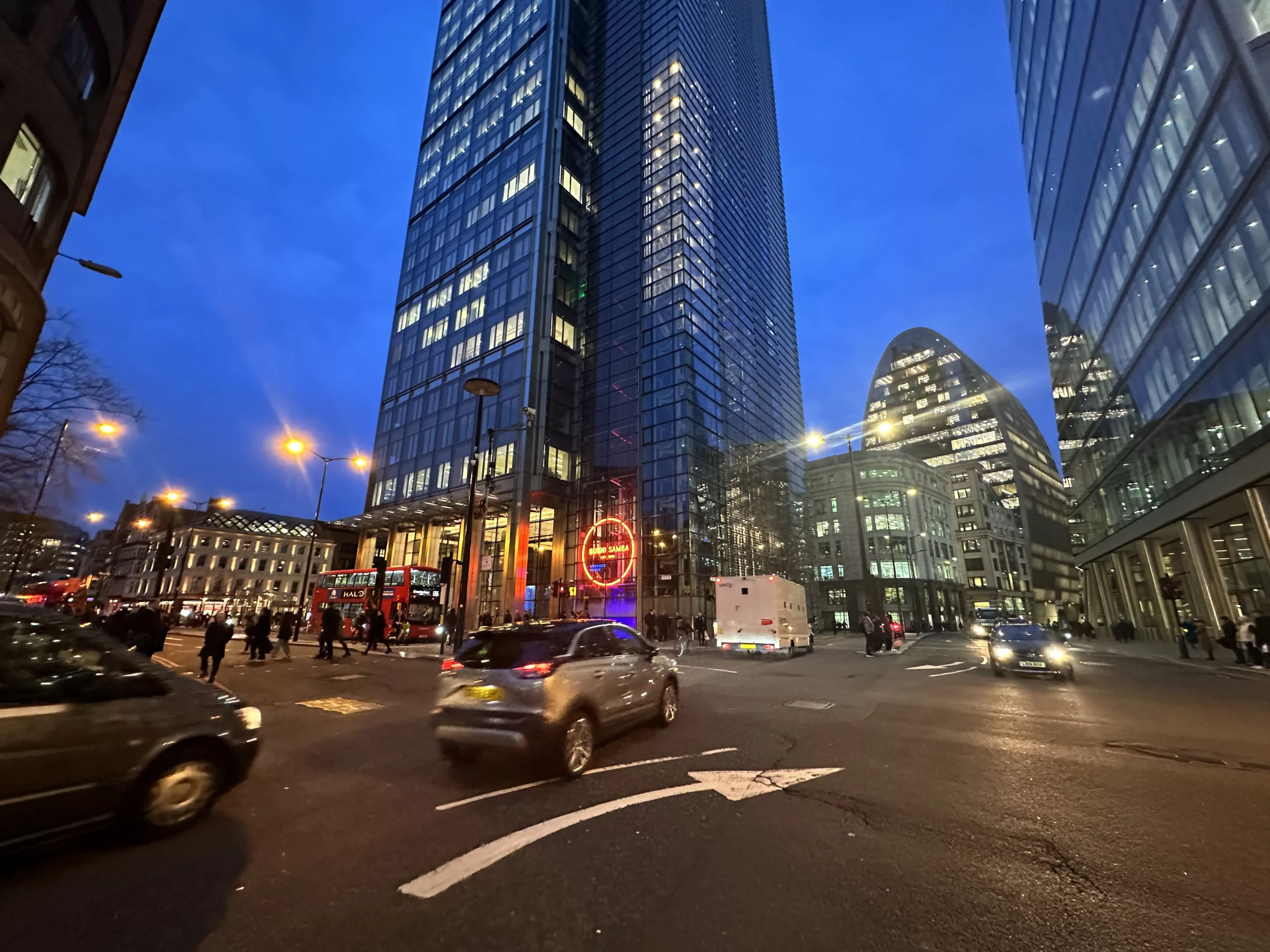 SUSHISAMBA LONDON | Bespoke illuminated signage | The Light Lab