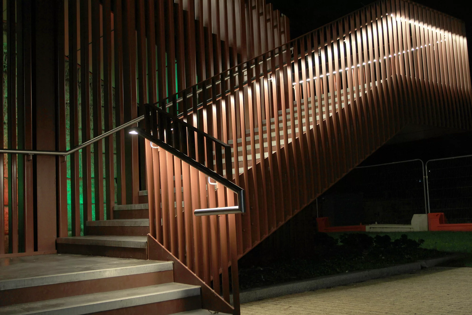 Wellington Place Viaduct | The Light Lab | Bespoke LED handrail