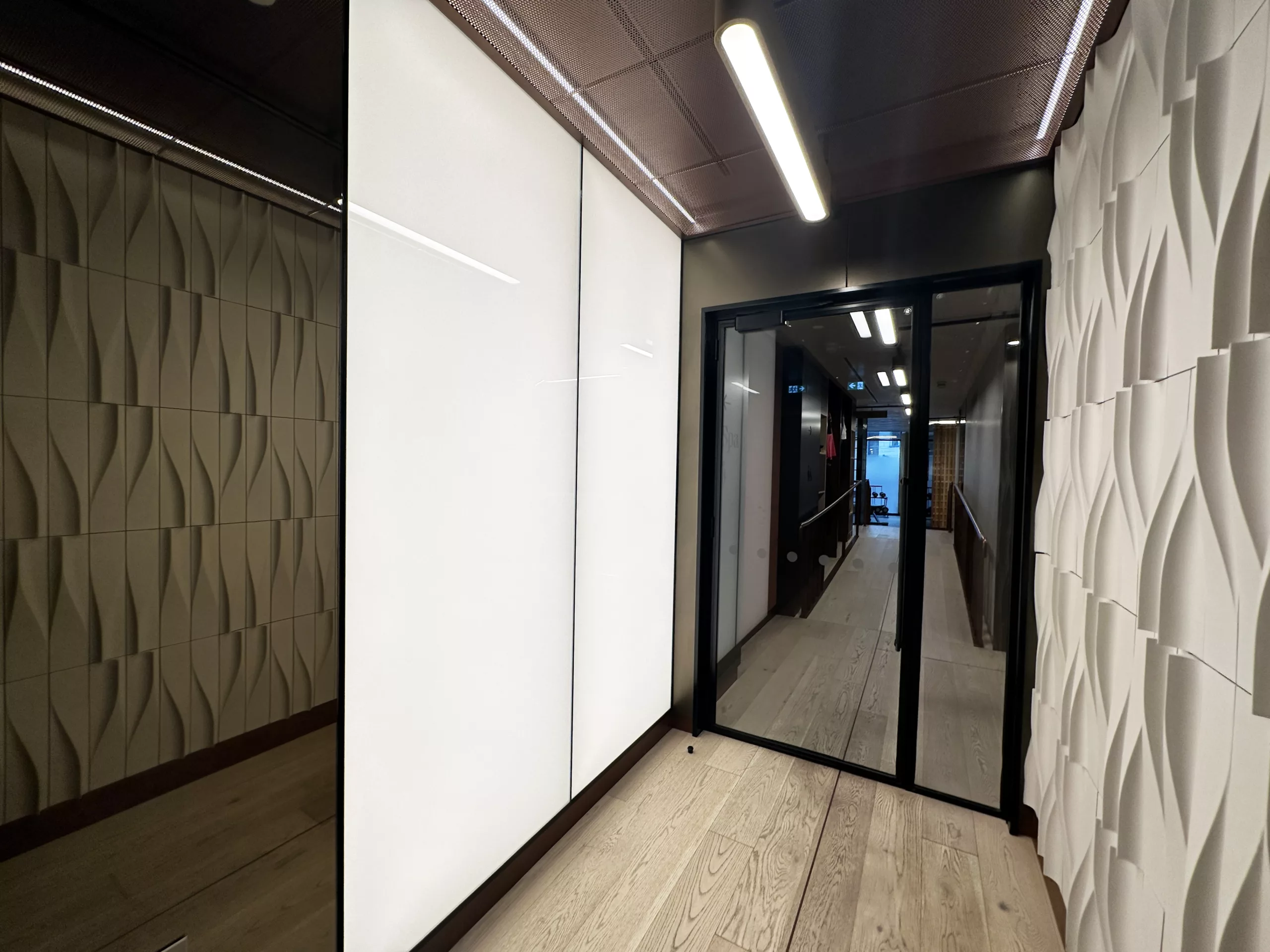 Kings Street Townhouse | The Light lab | Bespoke LED trimless panels | Gym lighting | Glowpanel