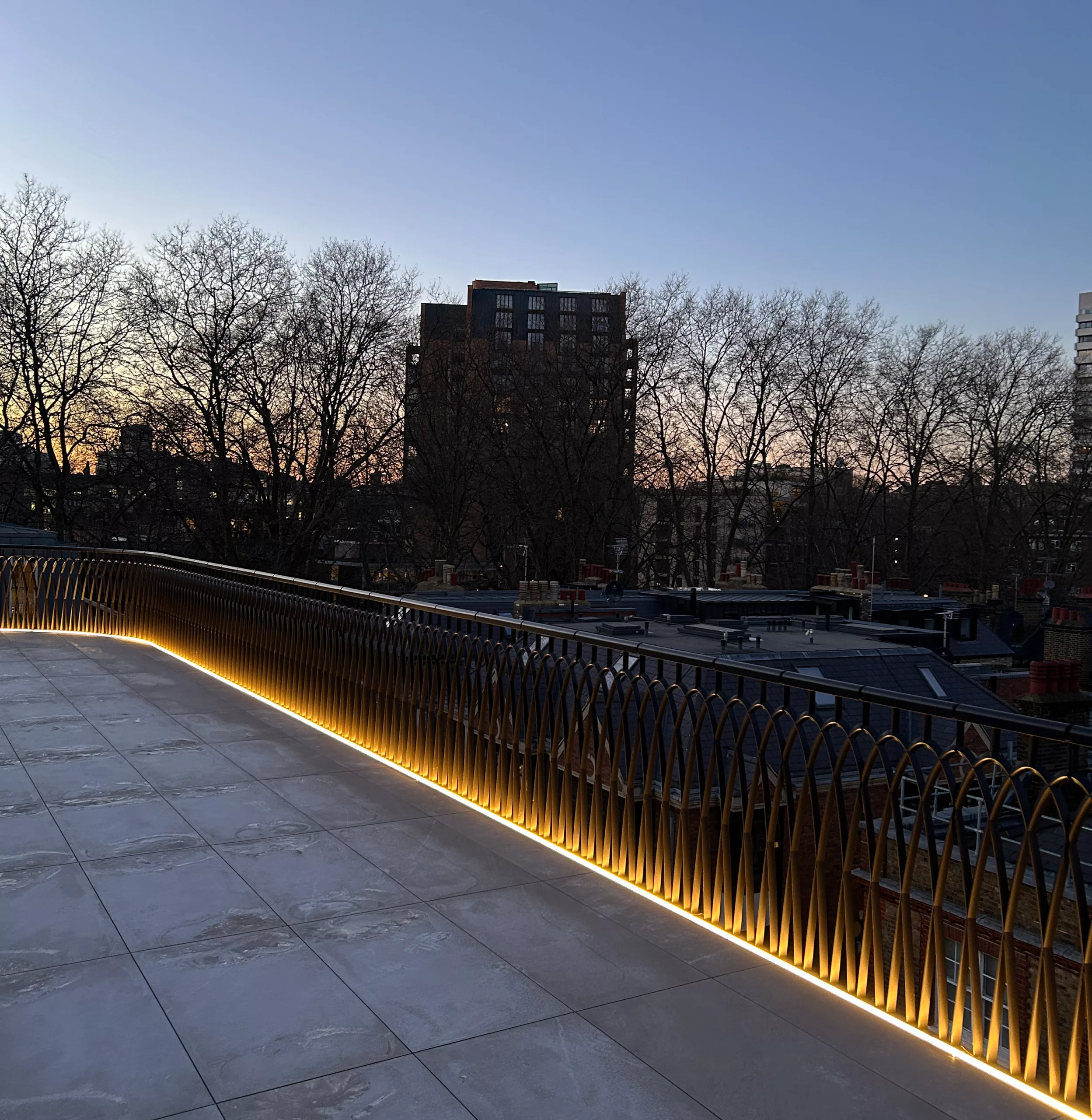 MOXON ST | custom linear & curved LED lighting - Glowline | The light lab