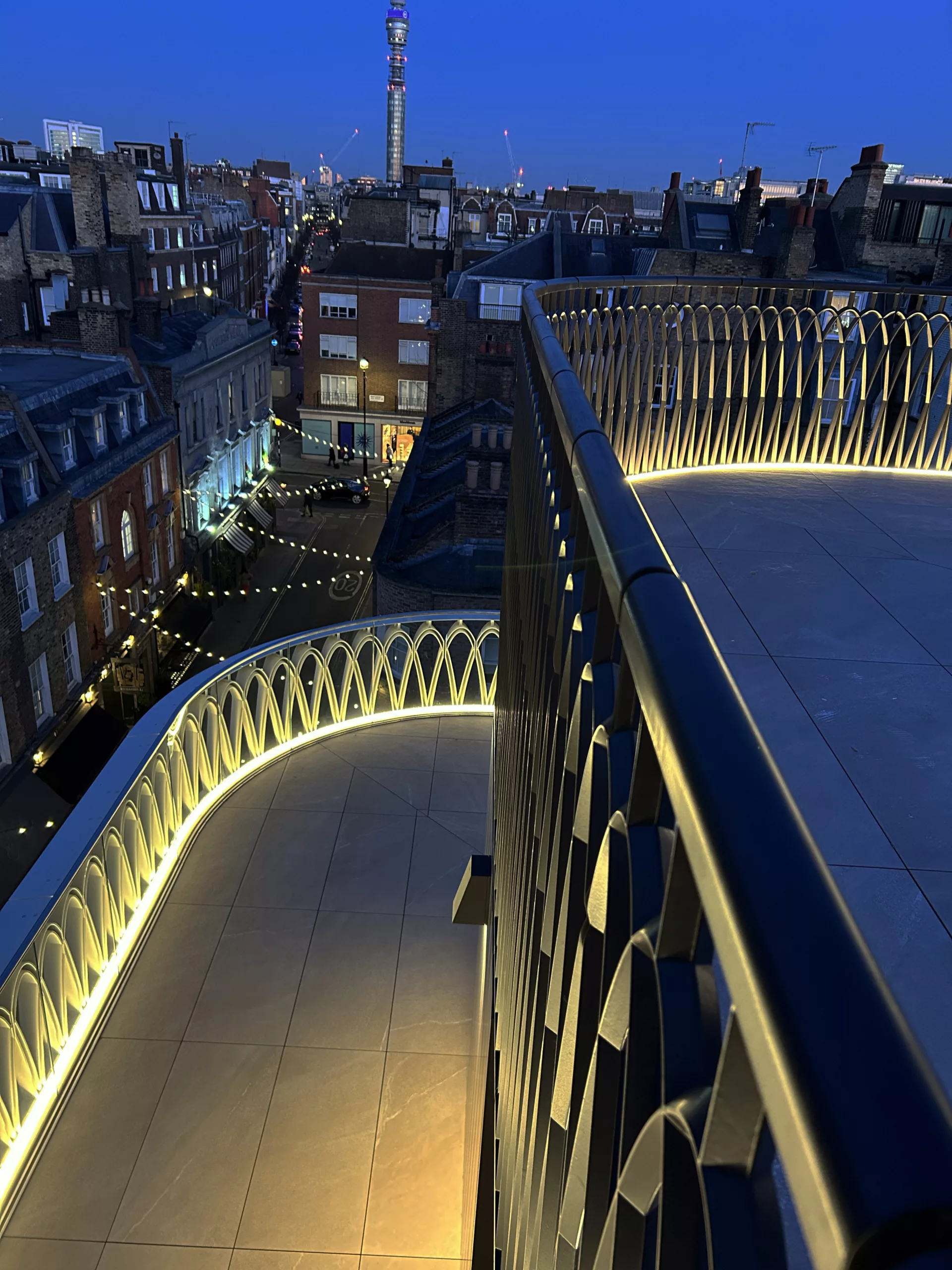 MOXON ST | custom linear & curved LED lighting - Glowline | The light lab