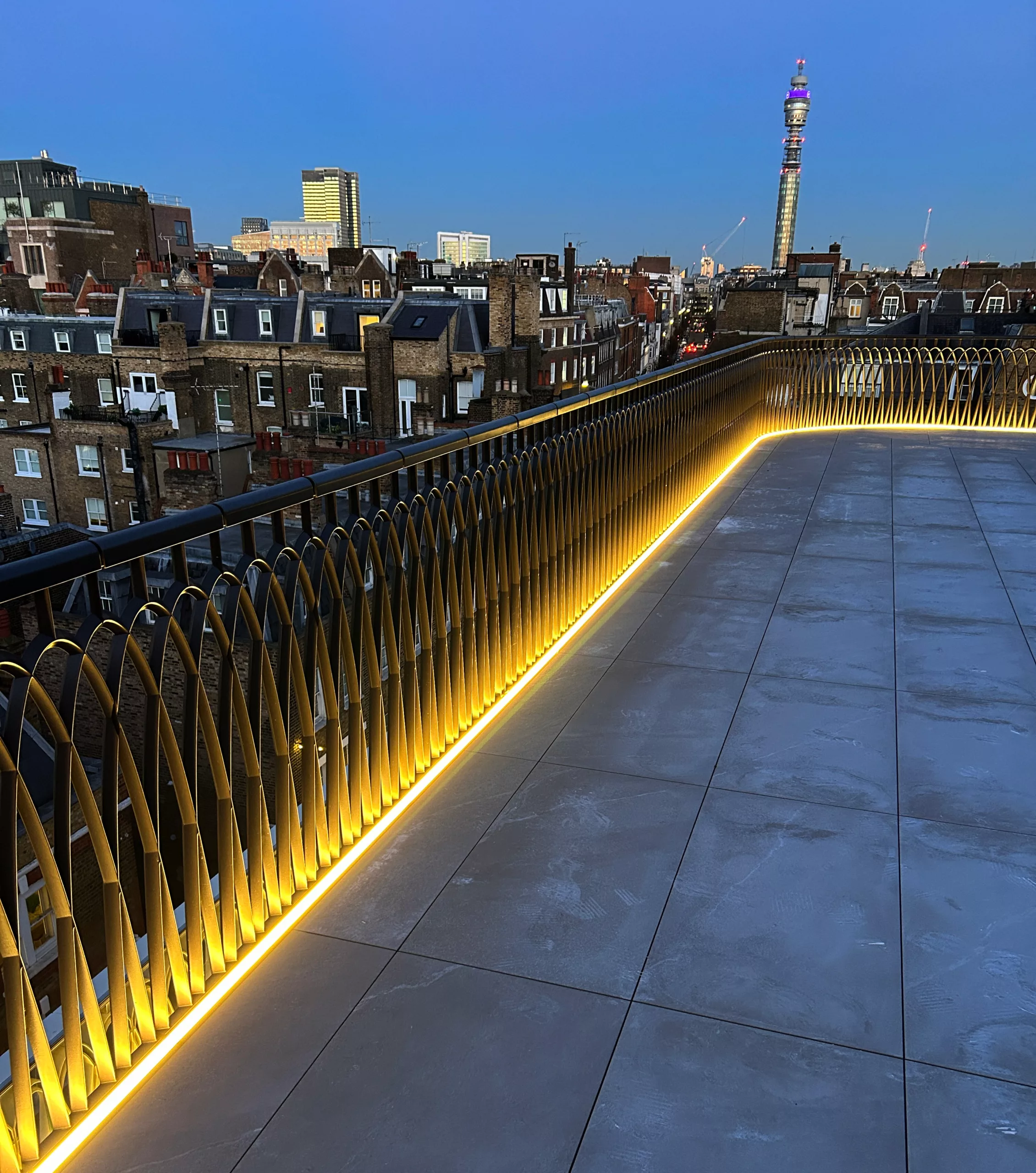 MOXON ST | custom linear & curved LED lighting - Glowline | The light lab