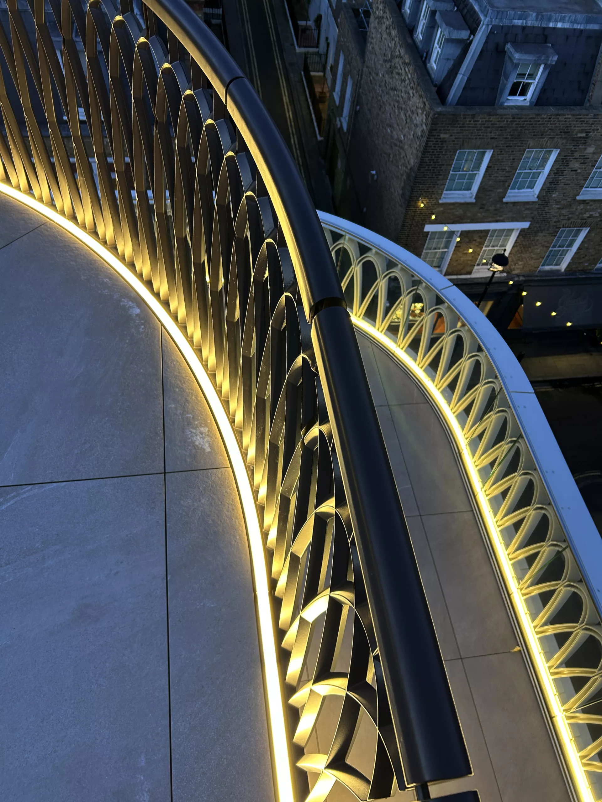 MOXON ST | custom linear & curved LED lighting - Glowline | The light lab