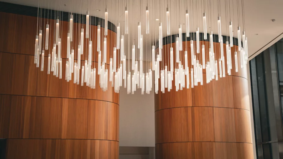 George Singer, Battersea chandelier, photo 2