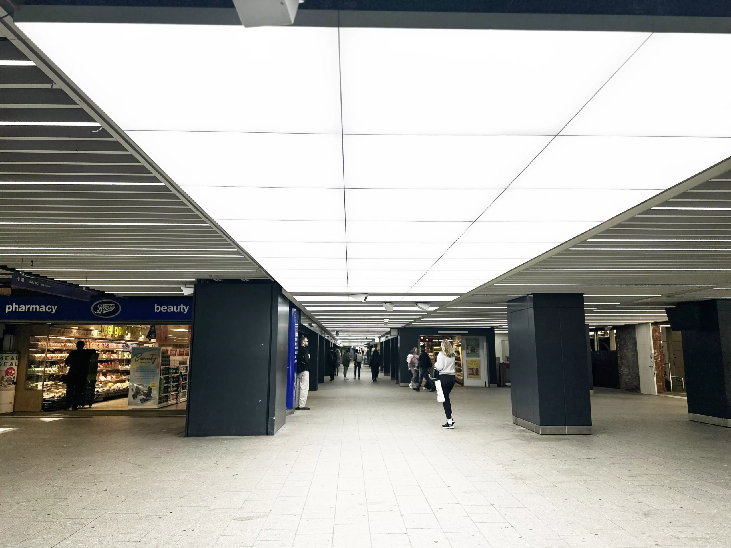 Liverpool Street, Broadgate Link, Glowpanel, LED ceiling panels, the Light Lab, bespoke lighting