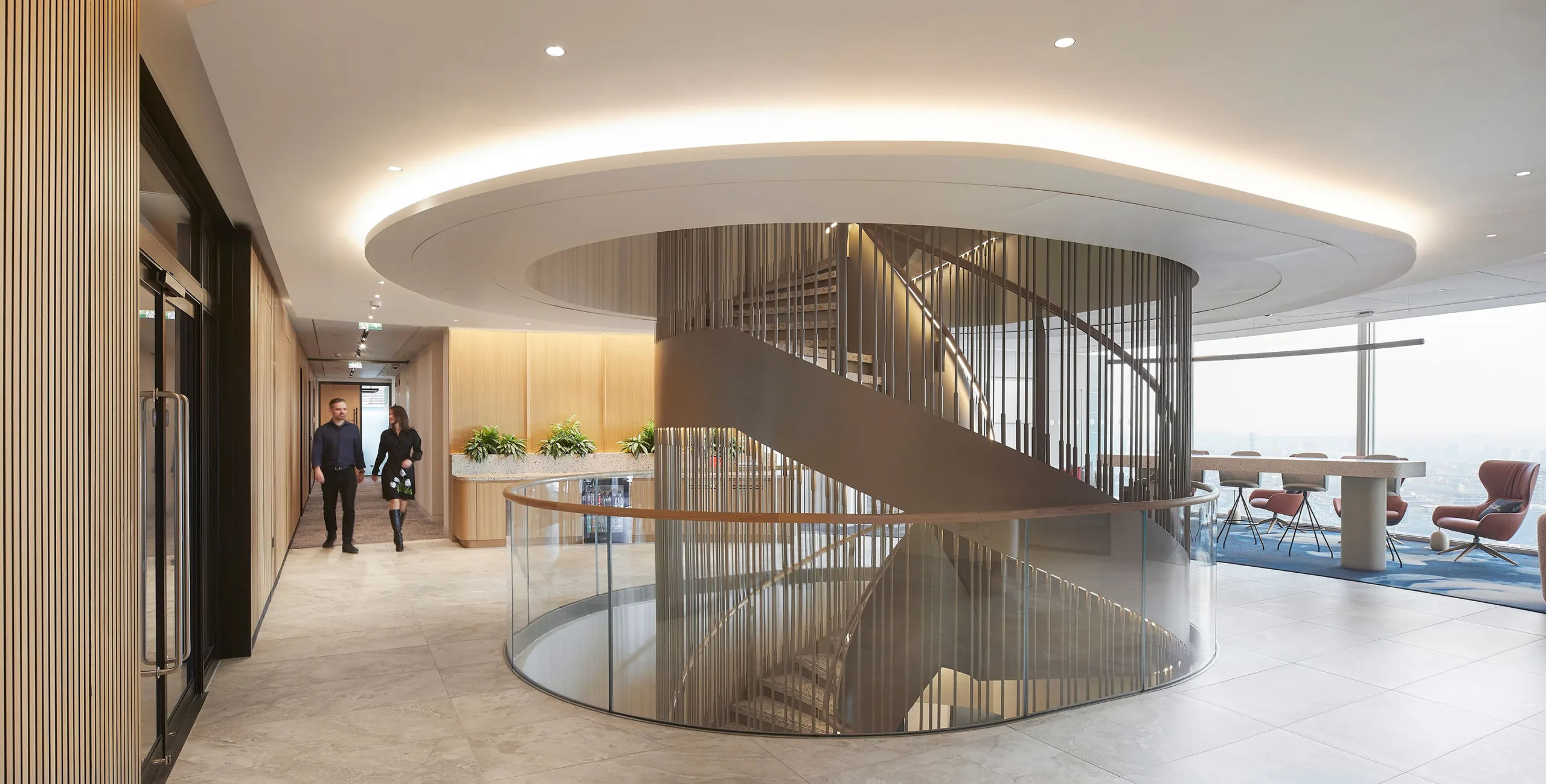 King & Spalding Offices London | Glowrail LED handral | bespoke commercial office lighting | The Light Lab ©Hufton+Crow 026