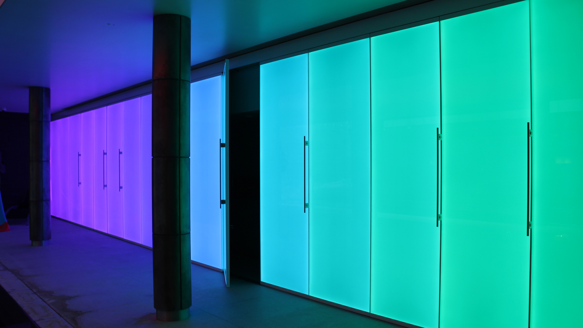 Bespoke swimming pool lighting | private residential lighting | the light lab